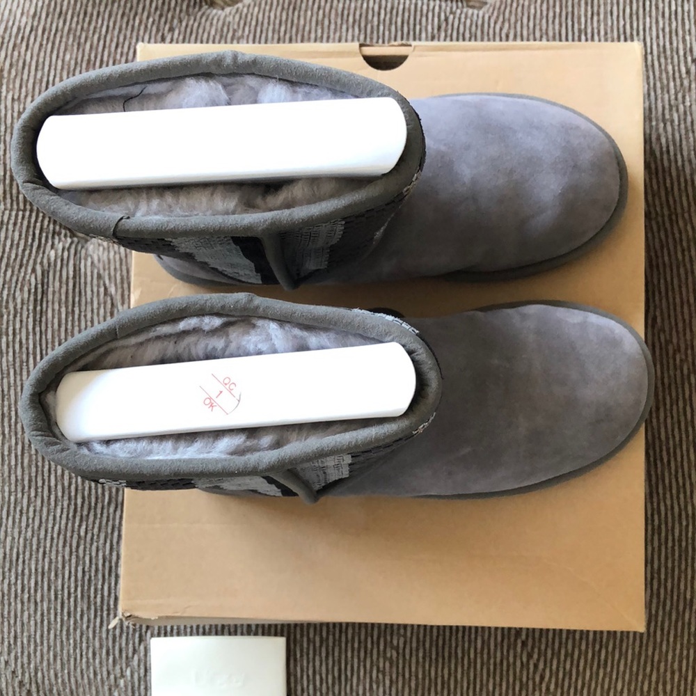 Ugg Australia short woven suede boots size 8 EUC - Picture 11 of 15